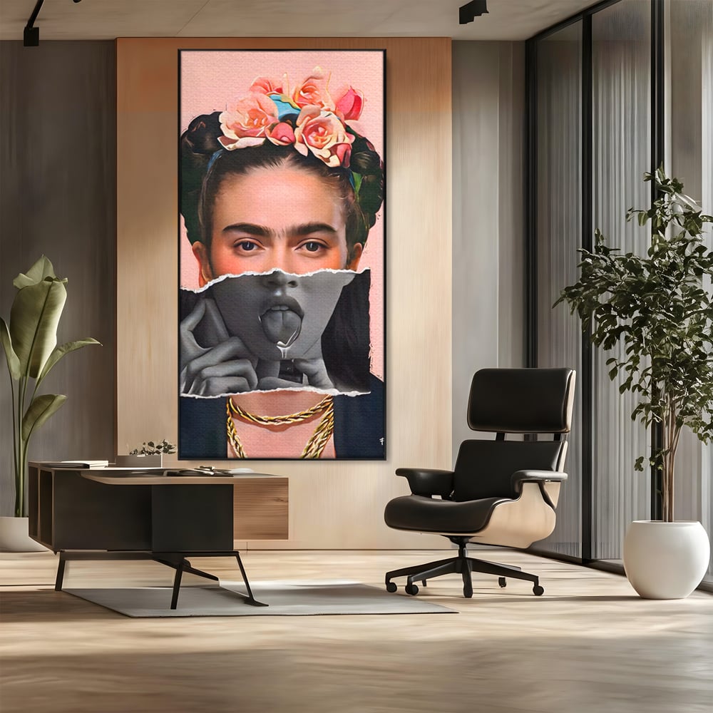 Tablou canvas cu tablou canvas cu portret collage, in rama de aluminiu negru, pe perete intr-un birou
